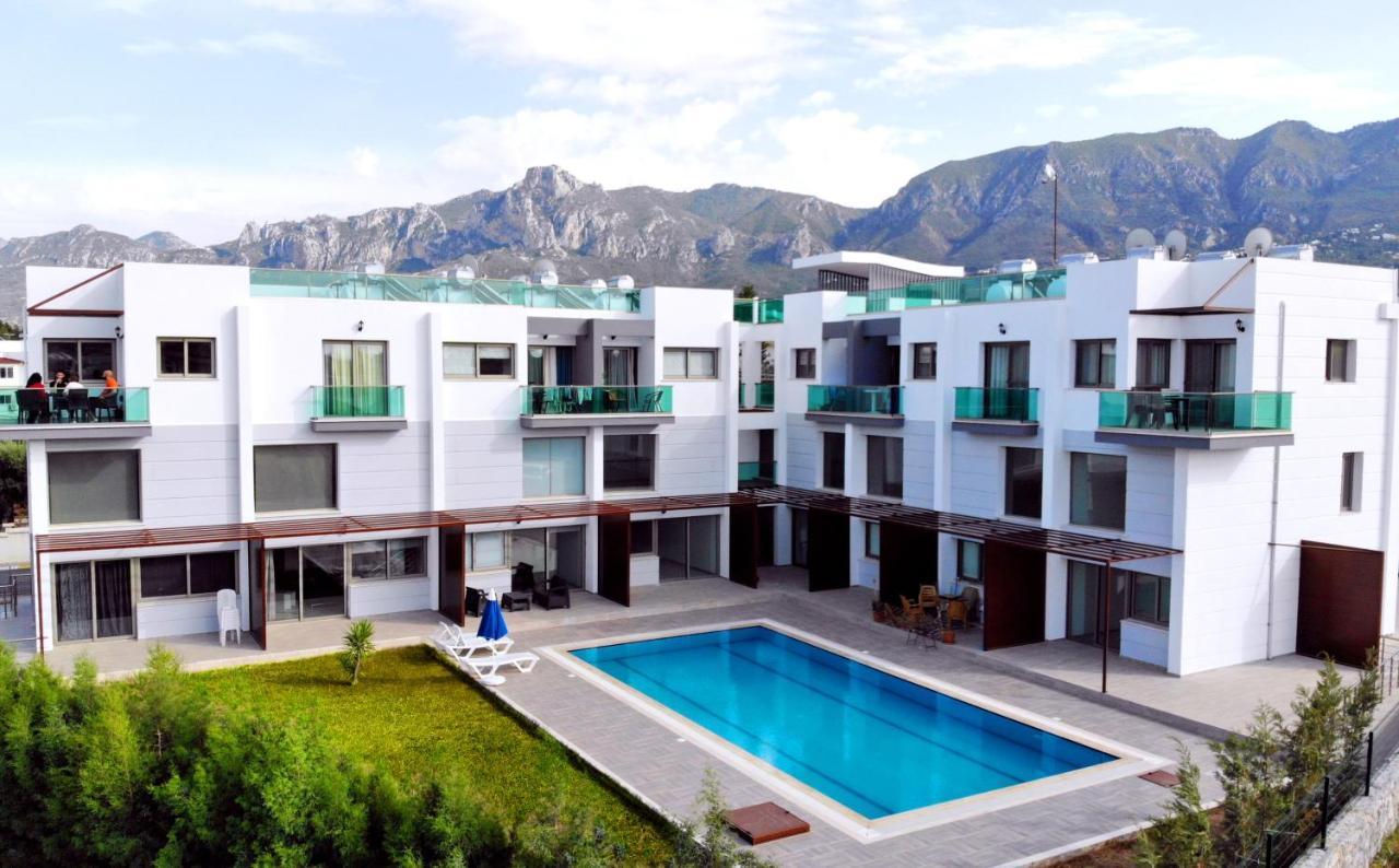 Sunshine Prestige Apartments Agios Georgios  エクステリア 写真