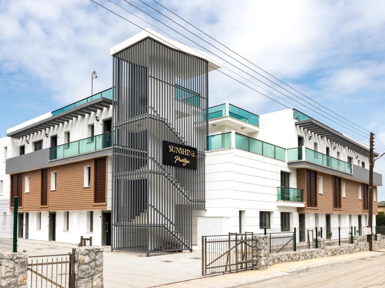 Sunshine Prestige Apartments Agios Georgios  エクステリア 写真